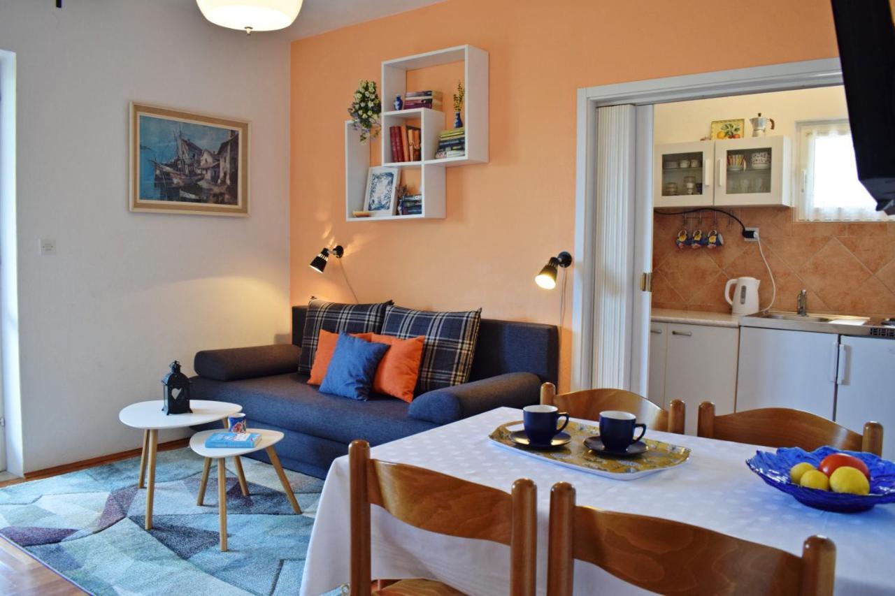 Close To Center, Quiet, With Parking Appartement