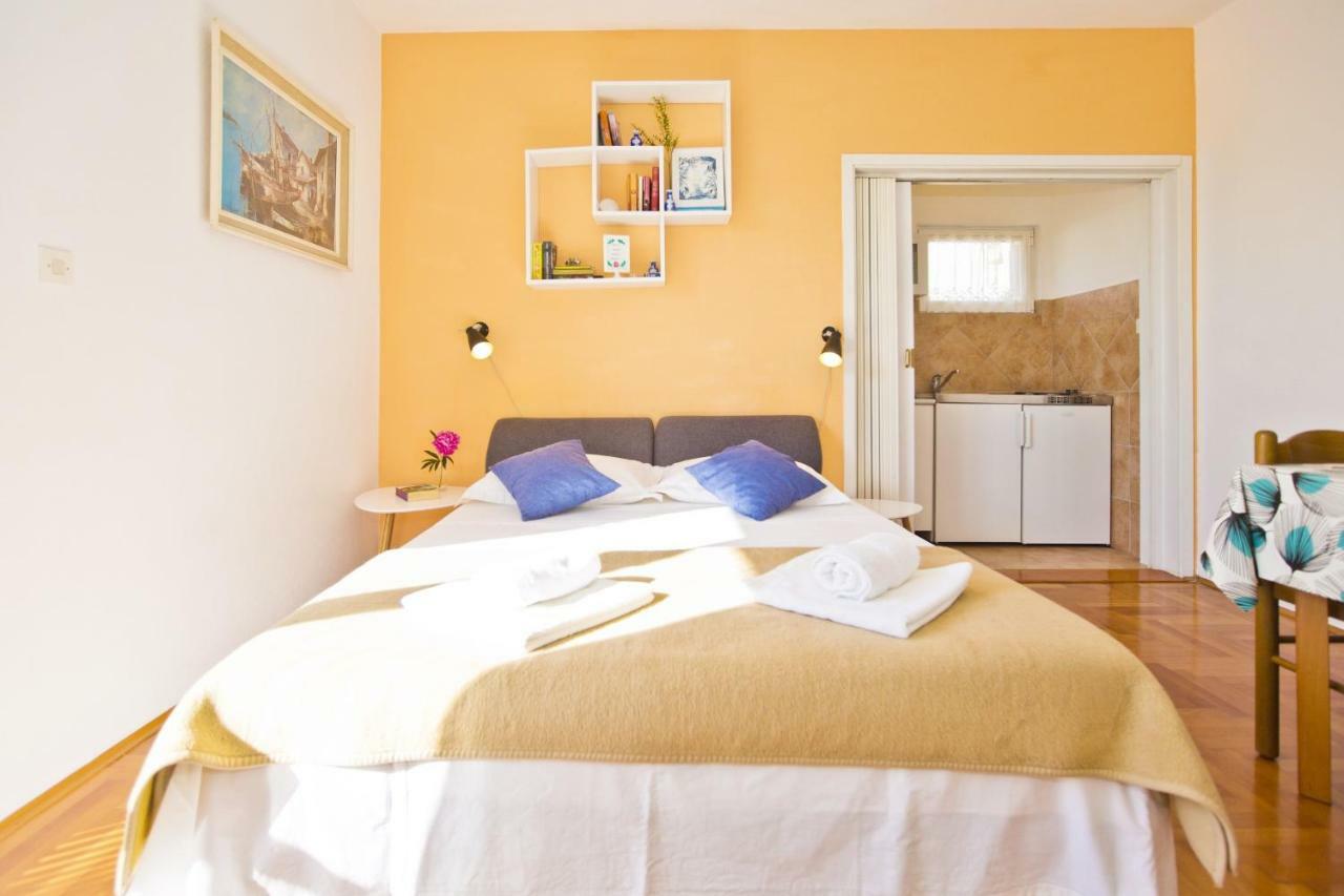 Close To Center, Quiet, With Parking Apartment *